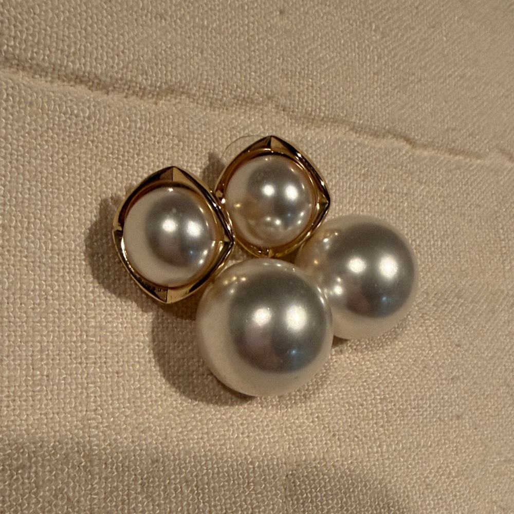 Pearl Cluster Gold-Tone Stud Earrings - White Pearlescent